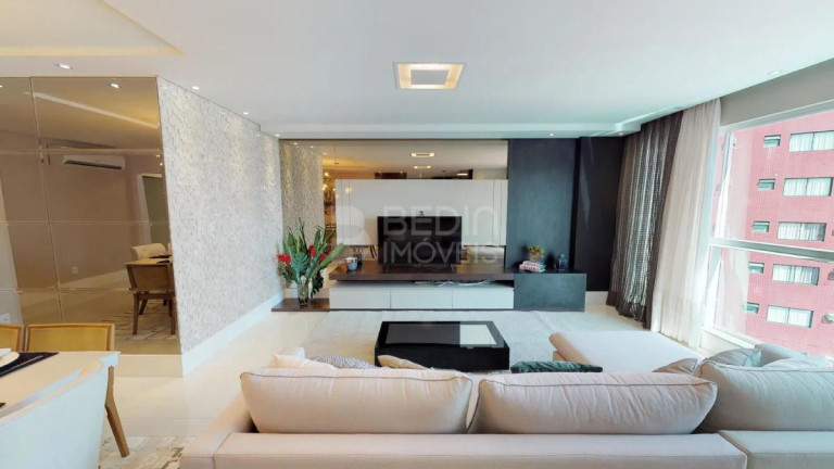 Imagem Apartamento com 3 Quartos à Venda, 131 m² em Centro - Balneário Camboriú Imagem Apartamento com 3 Quartos à Venda, 131 m² em Centro - Balneário Camboriú