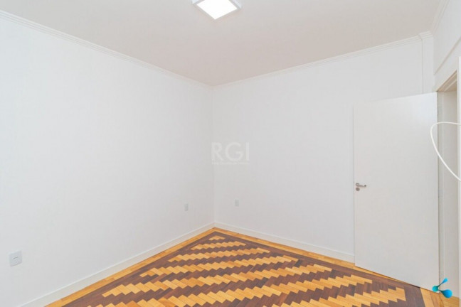 Imagem Imóvel com 3 Quartos à Venda, 117 m² em Centro Histórico - Porto Alegre Imagem Imóvel com 3 Quartos à Venda, 117 m² em Centro Histórico - Porto Alegre