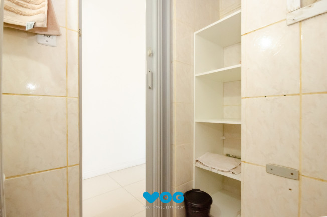 Imagem Imóvel com 1 Quarto à Venda, 21 m² em Centro - Porto Alegre Imagem Imóvel com 1 Quarto à Venda, 21 m² em Centro - Porto Alegre