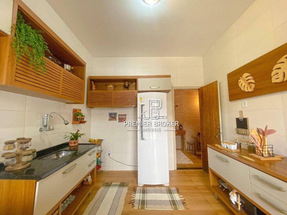 Imagem Casa com 5 Quartos à Venda, 280 m² em Alto - Teresópolis