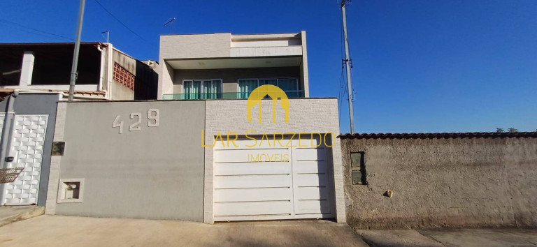 Casa com 3 Quartos à Venda, 200 m² em Petrovale - Betim