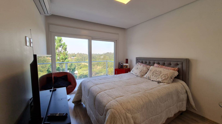 Imagem Casa com 5 Quartos à Venda, em Granja Viana - Carapicuíba Imagem Casa com 5 Quartos à Venda, em Granja Viana - Carapicuíba
