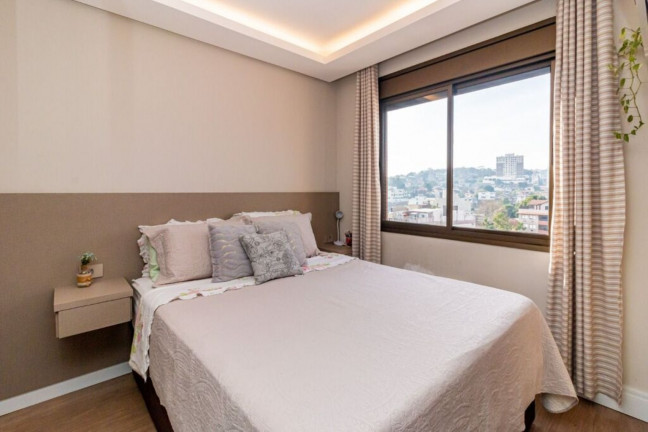 Imagem Imóvel com 2 Quartos à Venda, 75 m² em Petrópolis - Porto Alegre