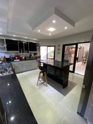 Imagem Casa com 5 Quartos à Venda, 450 m² em Alphaville - Santana De Parnaíba Imagem Casa com 5 Quartos à Venda, 450 m² em Alphaville - Santana De Parnaíba