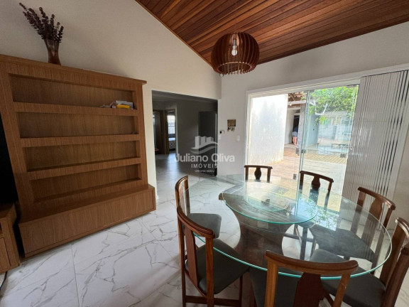 Imagem Casa com 4 Quartos à Venda, 196 m² em Barra Do Sai - Itapoá Imagem Casa com 4 Quartos à Venda, 196 m² em Barra Do Sai - Itapoá