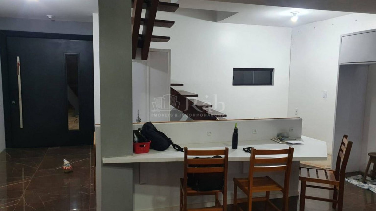 Imagem Sobrado com 3 Quartos à Venda, 220 m² em Santa Regina - Camboriú