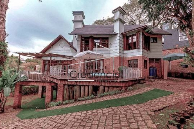 Imagem Casa com 6 Quartos à Venda, 337 m² em Santo Inácio - Curitiba Imagem Casa com 6 Quartos à Venda, 337 m² em Santo Inácio - Curitiba