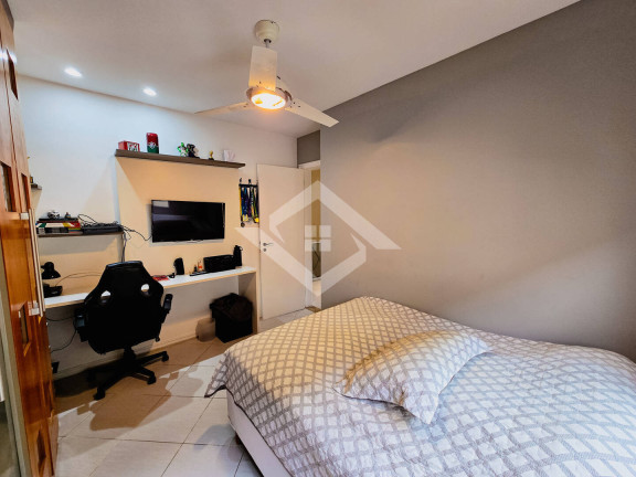 Imagem Casa de Condomínio com 4 Quartos à Venda, 220 m² em Vargem Pequena - Rio De Janeiro