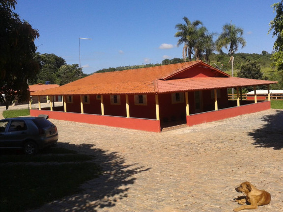 Chácara com 5 Quartos à Venda, 300 m² em Cláudio