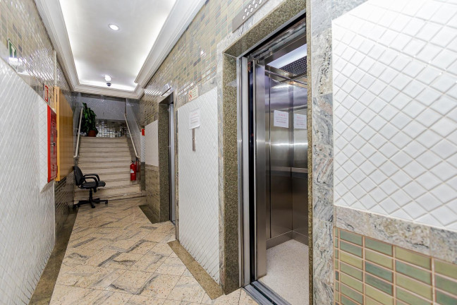 Imagem Sala Comercial à Venda, 115 m² em Centro - Curitiba