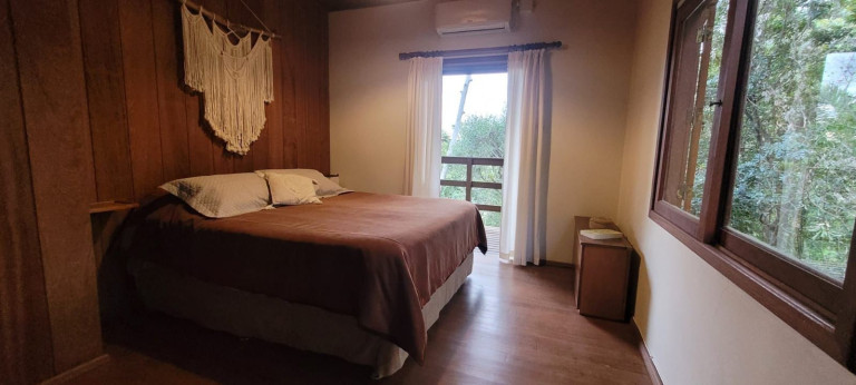 Imagem Imóvel com 4 Quartos à Venda, em Praia Do Rosa - Imbituba Imagem Imóvel com 4 Quartos à Venda, em Praia Do Rosa - Imbituba