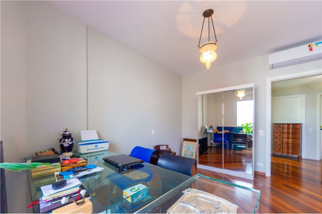 Imagem Imóvel com 3 Quartos à Venda, em Vila Nova Conceição - São Paulo Imagem Imóvel com 3 Quartos à Venda, em Vila Nova Conceição - São Paulo
