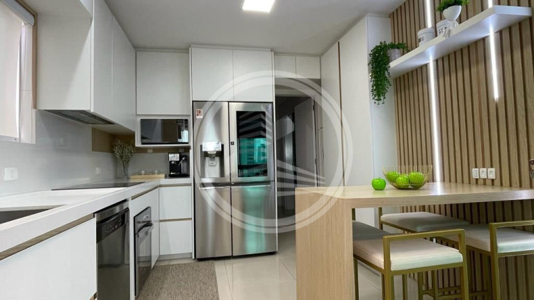 Imagem Apartamento com 3 Quartos à Venda, 141 m² em Centro - Balneário Camboriú Imagem Apartamento com 3 Quartos à Venda, 141 m² em Centro - Balneário Camboriú
