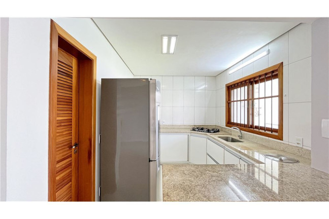 Imagem Casa com 3 Quartos à Venda, em Hípica - Porto Alegre Imagem Casa com 3 Quartos à Venda, em Hípica - Porto Alegre
