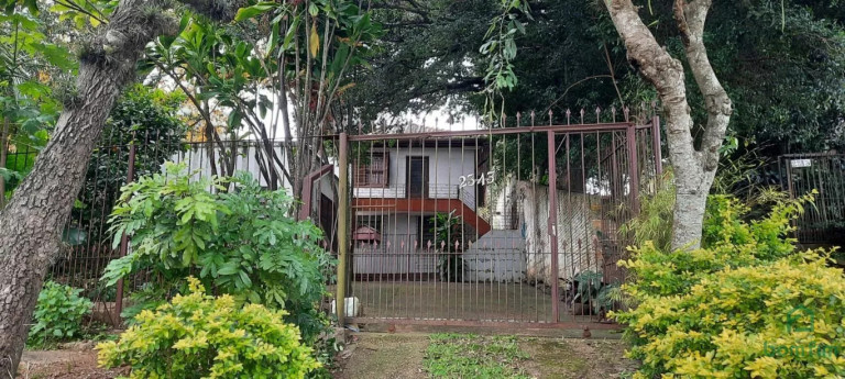 Imagem Casa com 3 Quartos à Venda, 300 m² em Vila Nova - Porto Alegre