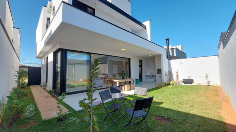 Casa com 3 Quartos à Venda, 300 m² em Campos Do Conde Versailles - Tremembé