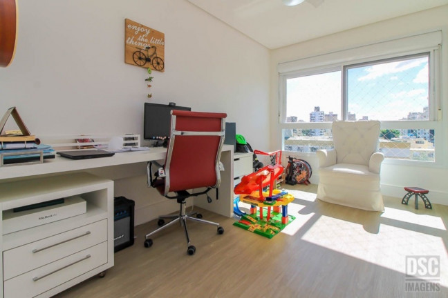 Imagem Imóvel com 3 Quartos à Venda, 110 m² em Menino Deus - Porto Alegre