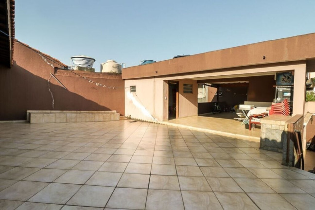 Casa com 4 Quartos à Venda, 280 m² em Vila Carrão - São Paulo