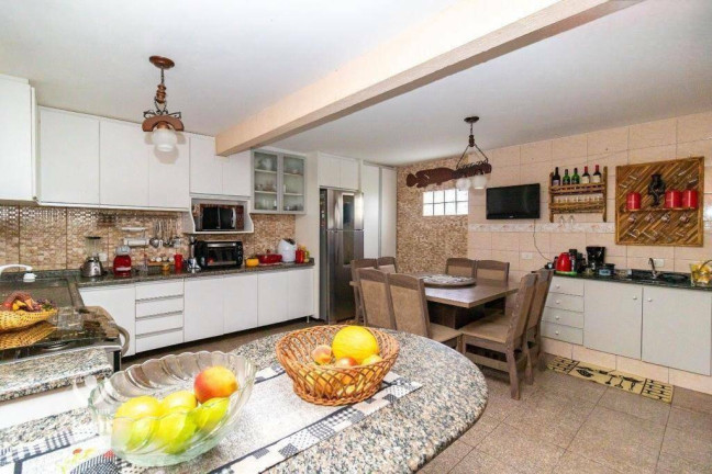 Imagem Sobrado com 4 Quartos à Venda, 398 m² em Bacacheri - Curitiba