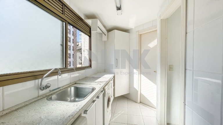 Imagem Apartamento com 3 Quartos à Venda, 159 m² em Bela Vista - Porto Alegre Imagem Apartamento com 3 Quartos à Venda, 159 m² em Bela Vista - Porto Alegre