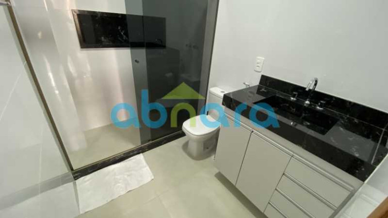 Imagem Apartamento com 2 Quartos à Venda, 63 m² em Copacabana - Rio De Janeiro Imagem Apartamento com 2 Quartos à Venda, 63 m² em Copacabana - Rio De Janeiro