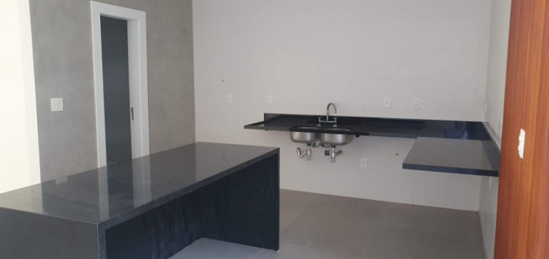 Imagem Casa com 4 Quartos à Venda, 320 m² em Barra Da Tijuca - Rio De Janeiro Imagem Casa com 4 Quartos à Venda, 320 m² em Barra Da Tijuca - Rio De Janeiro