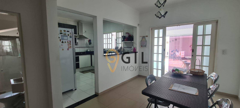 Imagem Sobrado com 3 Quartos à Venda, 242 m² em Villa Branca - Jacareí