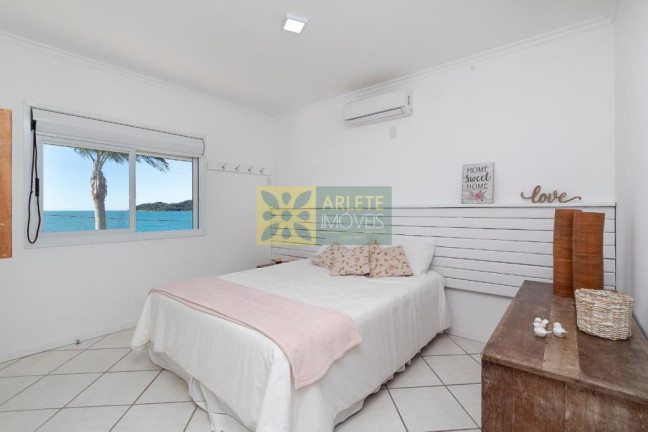 Imagem Casa com 6 Quartos à Venda, 805 m² em Centro - Bombinhas Imagem Casa com 6 Quartos à Venda, 805 m² em Centro - Bombinhas