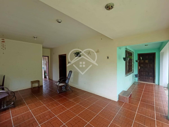 Imagem Casa com 5 Quartos à Venda, 220 m²