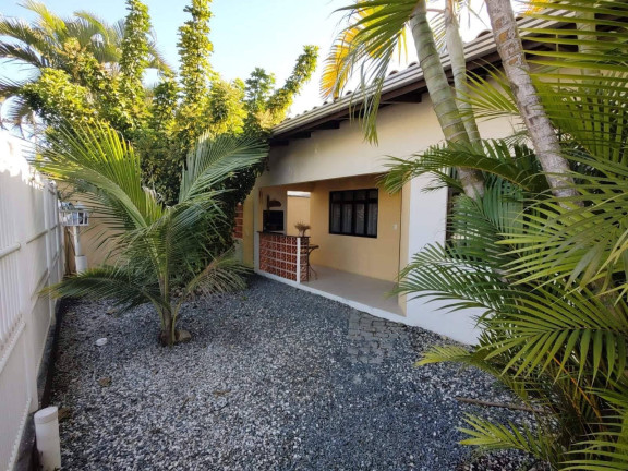 Casa com 3 Quartos para Temporada, 110 m² em Bombas - Bombinhas