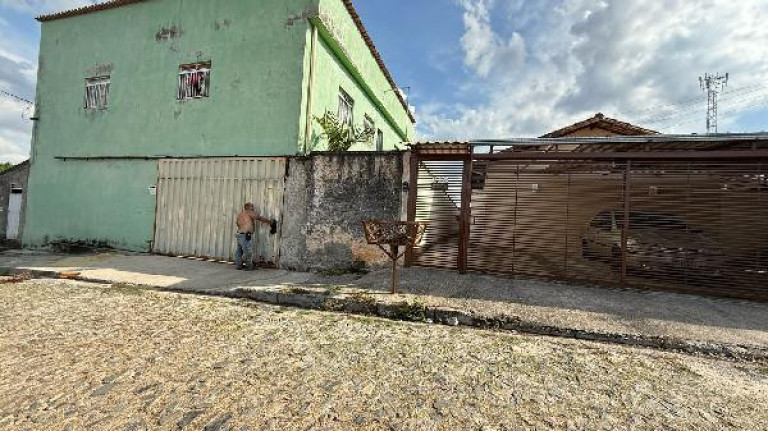Casa com 2 Quartos à Venda, 360 m² em Santa Paula - Ribeirao Das Neves