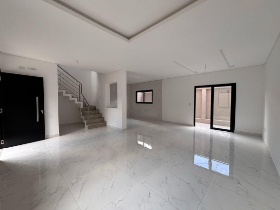 Imagem Casa com 3 Quartos à Venda, 162 m² em Uberaba - Curitiba