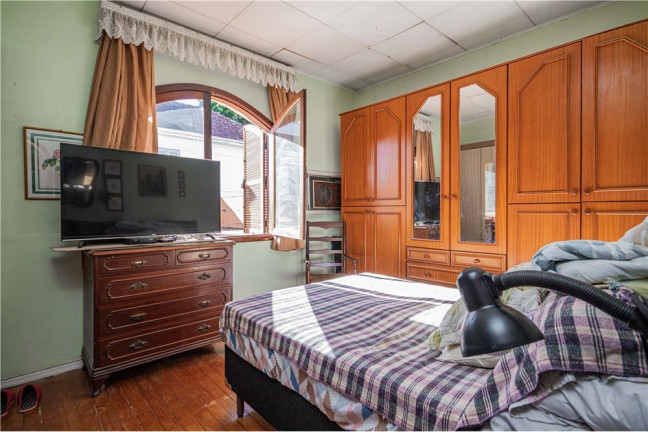Imagem Casa com 5 Quartos à Venda,  em Petrópolis - Porto Alegre