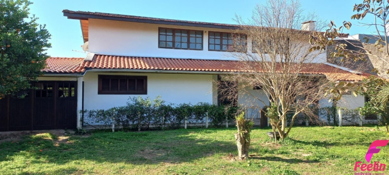 Imagem Casa com 4 Quartos à Venda, 300 m² em Rio Tavares - Florianópolis