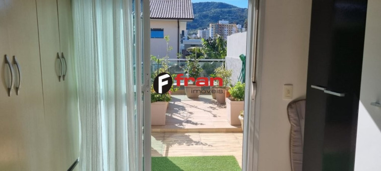 Imagem Casa com 5 Quartos à Venda, 329 m² em Santa Mônica - Florianópolis Imagem Casa com 5 Quartos à Venda, 329 m² em Santa Mônica - Florianópolis