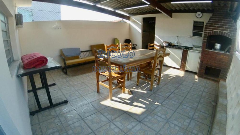 Imagem Casa com 2 Quartos à Venda, 394 m² Imagem Casa com 2 Quartos à Venda, 394 m²