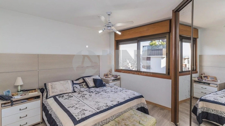 Imagem Imóvel com 4 Quartos à Venda, 353 m² em Três Figueiras - Porto Alegre