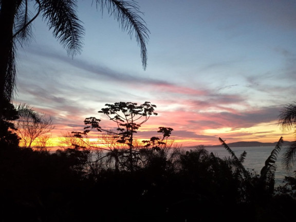 Imagem Terreno à Venda, em Praia Do Estaleirinho - Balneário Camboriú Imagem Terreno à Venda, em Praia Do Estaleirinho - Balneário Camboriú