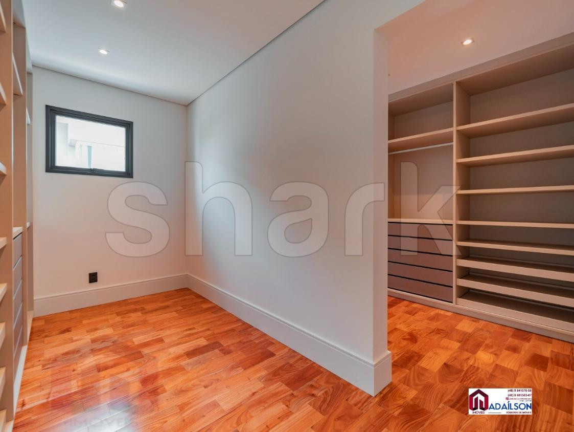 Imagem Imóvel com 6 Quartos à Venda, 900 m²