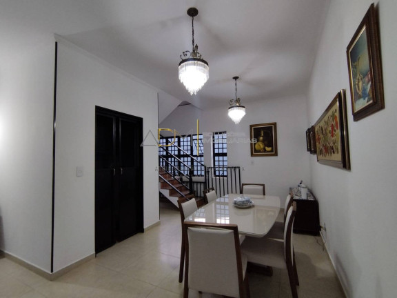 Imagem Sobrado com 4 Quartos à Venda, 420 m² em Centro - Botucatu
