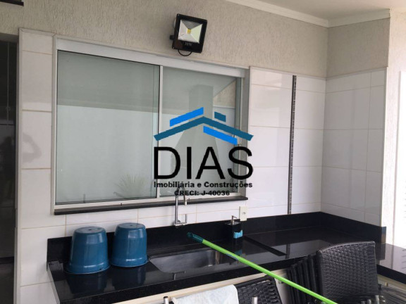 Imagem Casa com 3 Quartos à Venda, 256 m² em Centro - Araraquara Imagem Casa com 3 Quartos à Venda, 256 m² em Centro - Araraquara