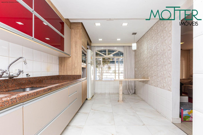 Imagem Casa com 3 Quartos à Venda, 88 m² em Santa Quitéria - Curitiba Imagem Casa com 3 Quartos à Venda, 88 m² em Santa Quitéria - Curitiba
