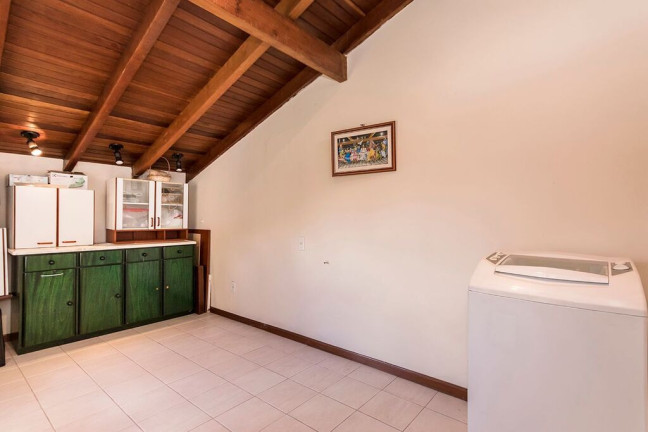 Imagem Casa com 5 Quartos à Venda, 381 m² em Jardim Lindóia - Porto Alegre