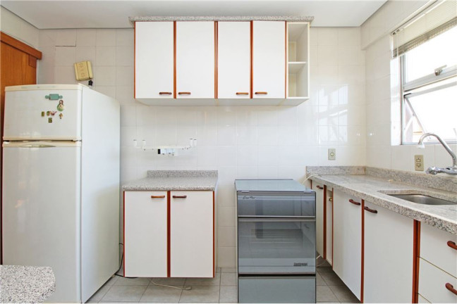 Imagem Imóvel com 3 Quartos à Venda,  em Petrópolis - Porto Alegre