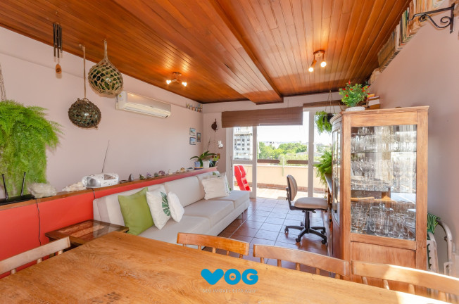 Imagem Imóvel com 2 Quartos à Venda, 150 m² em Petrópolis - Porto Alegre Imagem Imóvel com 2 Quartos à Venda, 150 m² em Petrópolis - Porto Alegre