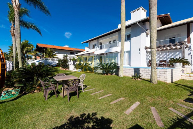 Imagem Casa com 6 Quartos à Venda, 805 m² em Centro - Bombinhas Imagem Casa com 6 Quartos à Venda, 805 m² em Centro - Bombinhas