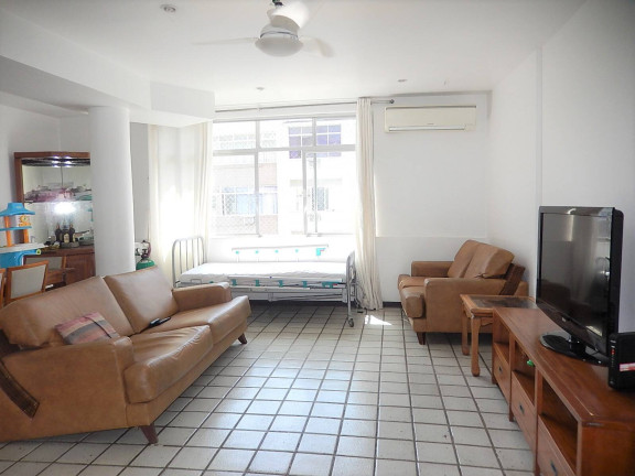 Imagem Apartamento com 3 Quartos à Venda,  em Copacabana - Rio De Janeiro