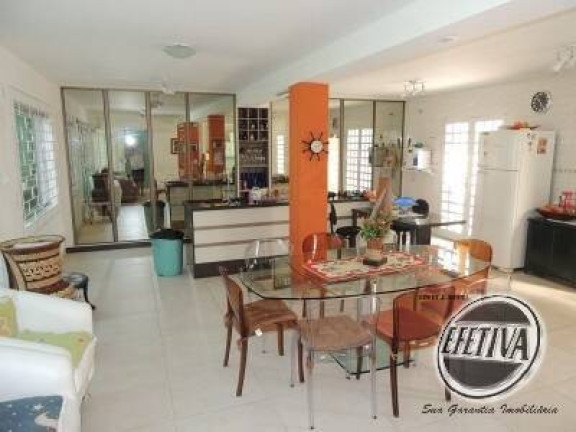 Imagem Casa com 3 Quartos à Venda, 280 m² em Centro - Guaratuba