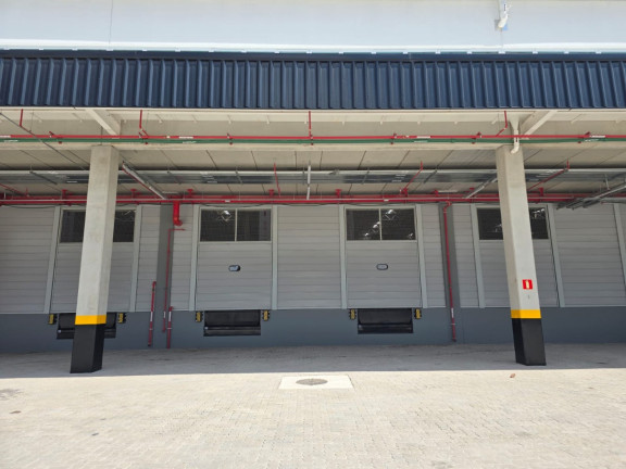 Imóvel para Alugar, 1.075 m² em Quinhaú - Embu Das Artes