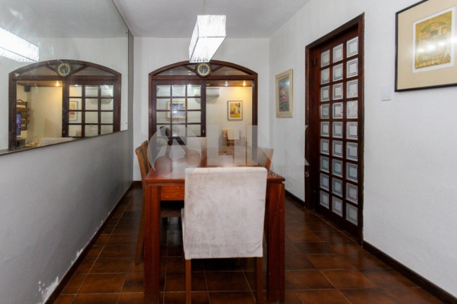 Imagem Casa com 3 Quartos à Venda, 300 m² em Chácara Das Pedras - Porto Alegre Imagem Casa com 3 Quartos à Venda, 300 m² em Chácara Das Pedras - Porto Alegre